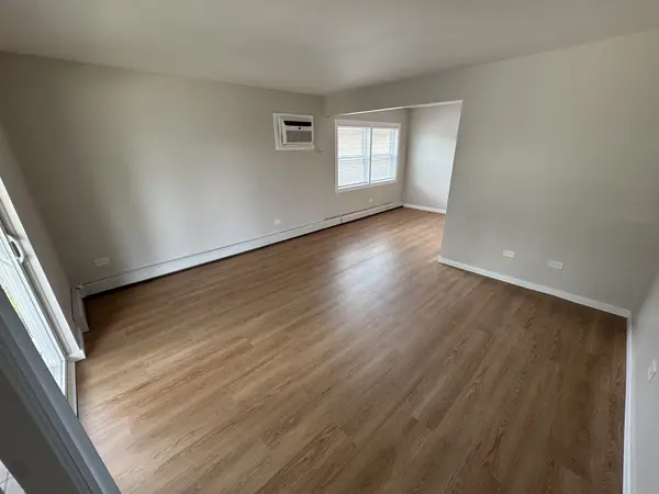 4528 Elm AVE #2S, Brookfield, IL 60513