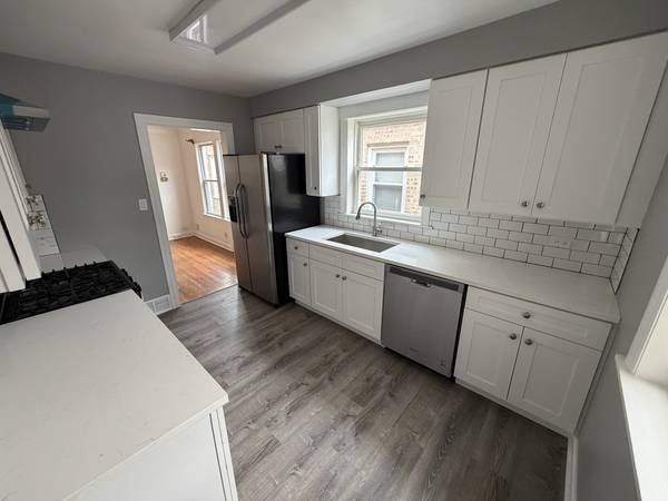 2942 N New England AVE, Chicago, IL 60634