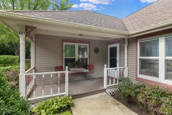 801 Victoria DR #801, Woodstock, IL 60098