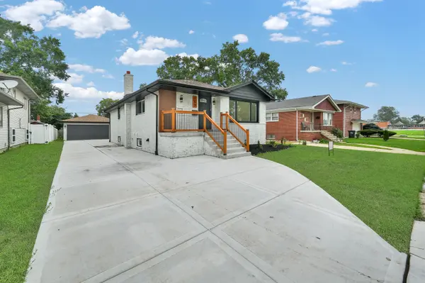 153 W 27th PL, South Chicago Heights, IL 60411