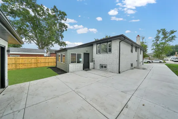 153 W 27th PL, South Chicago Heights, IL 60411