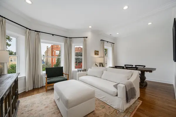 1633 W Olive AVE, Chicago, IL 60660