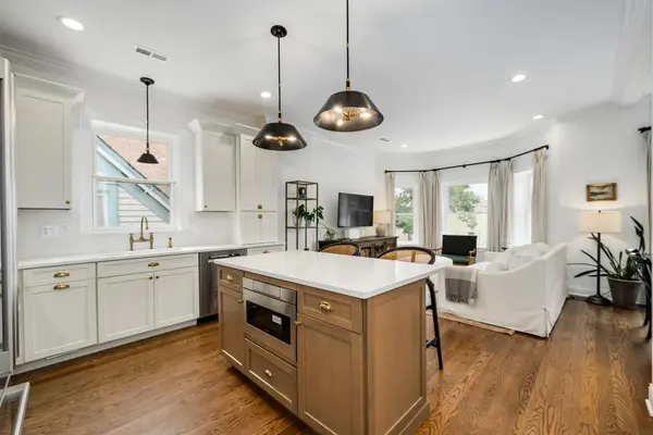 1633 W Olive AVE, Chicago, IL 60660