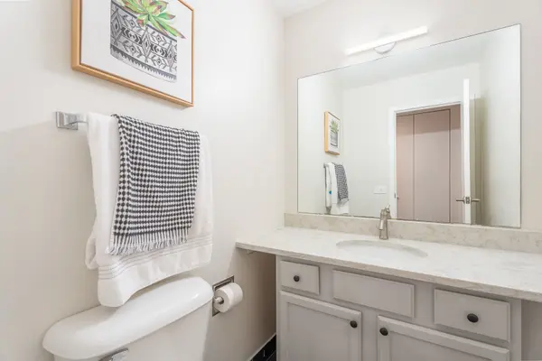 5900 Oakwood DR #2L, Lisle, IL 60532