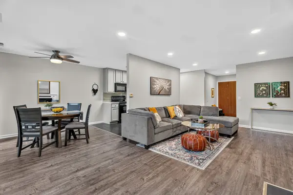 5900 Oakwood DR #2L, Lisle, IL 60532