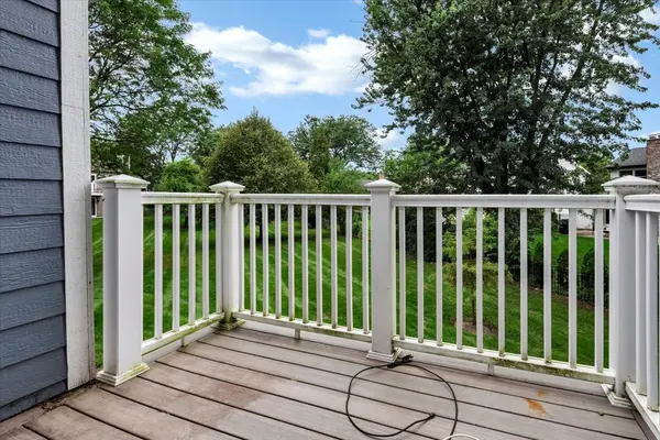 912 MANCHESTER CIR #-, Schaumburg, IL 60193
