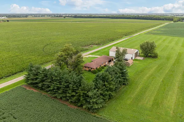8132 Matznick RD, Prophetstown, IL 61277