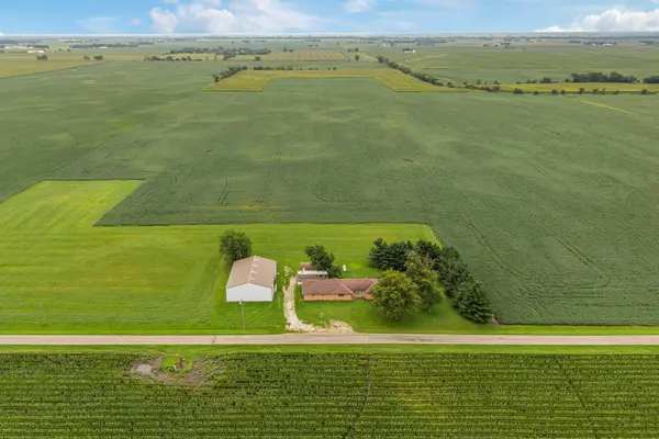 8132 Matznick RD, Prophetstown, IL 61277