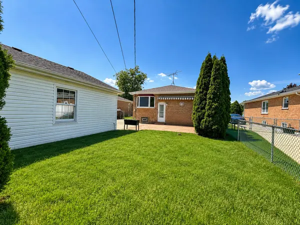 14329 Keystone AVE, Midlothian, IL 60445