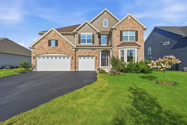 3589 Emerald RD, Elgin, IL 60124