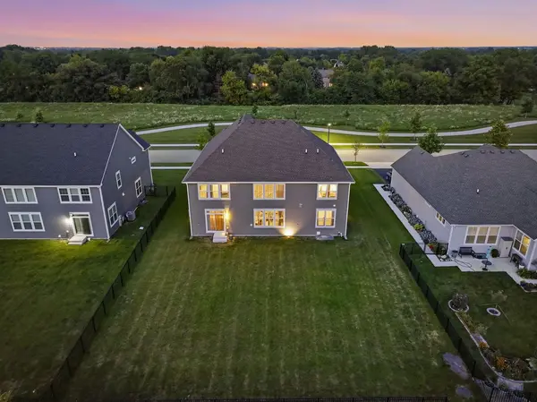 3589 Emerald RD, Elgin, IL 60124
