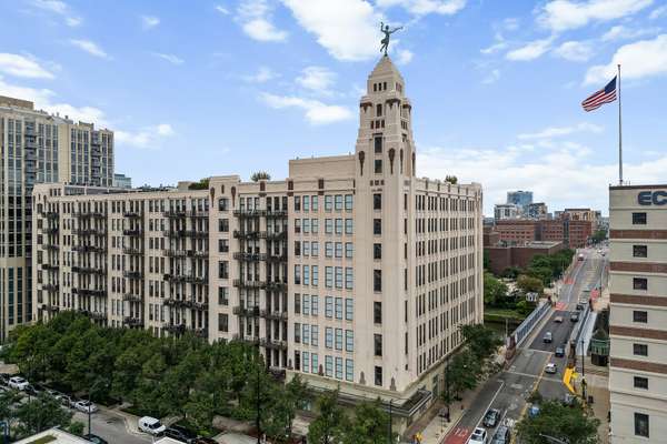 758 N Larrabee ST #418, Chicago, IL 60654