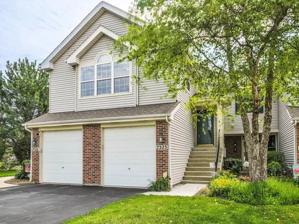 7323 Grandview CT #7323, Carpentersville, IL 60110