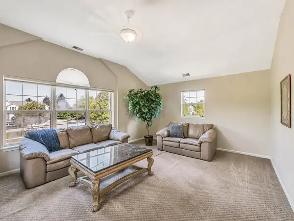 7323 Grandview CT #7323, Carpentersville, IL 60110