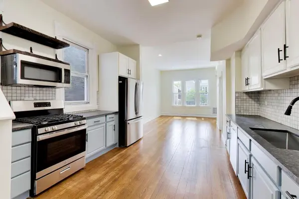 3450 W Diversey AVE, Chicago, IL 60647