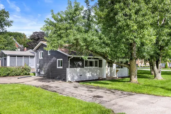 5130 Williams ST, Downers Grove, IL 60515