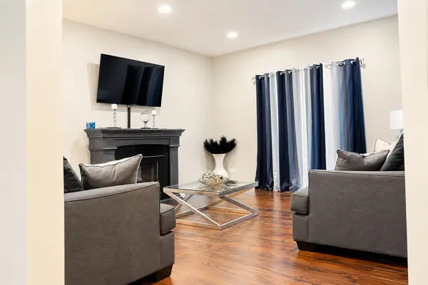 122 Enclave CIR #B, Bolingbrook, IL 60440