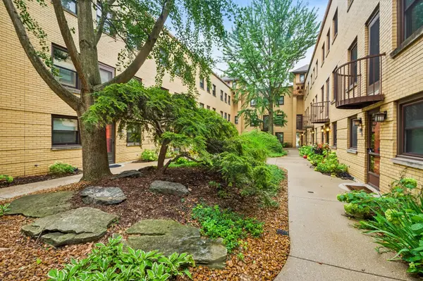 129 Francisco TER, Oak Park, IL 60302