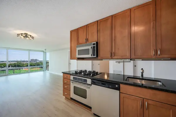 9715 Woods DR #1209, Skokie, IL 60077