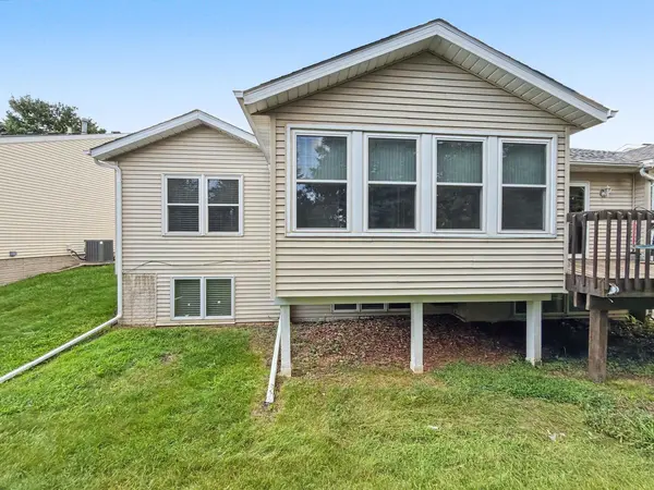 3981 PRAIRIE LN, Bettendorf, IA 52722