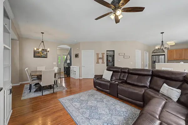 307 S Cornerstone DR, Volo, IL 60020