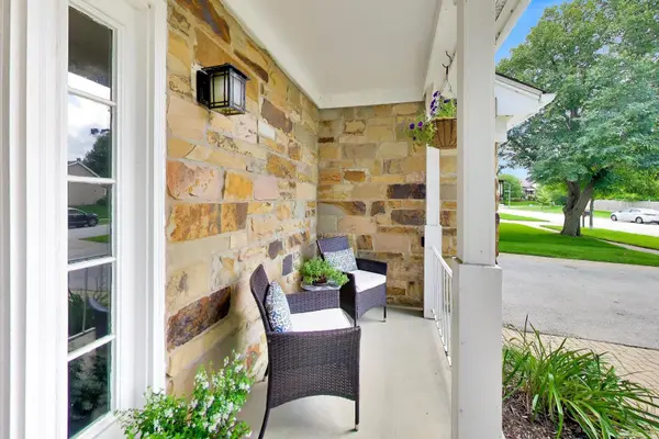 3560 Gatewood LN, Aurora, IL 60504