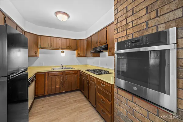 8N486 Thomas RD #A, Hampshire, IL 60140