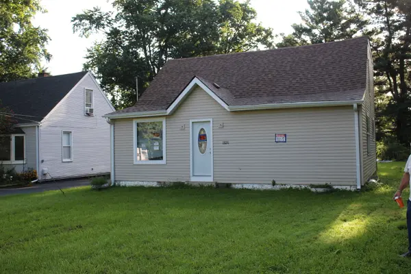 15251 Kilbourne AVE, Midlothian, IL 60445