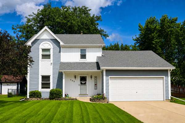 705 E Edgelawn DR, Plano, IL 60545