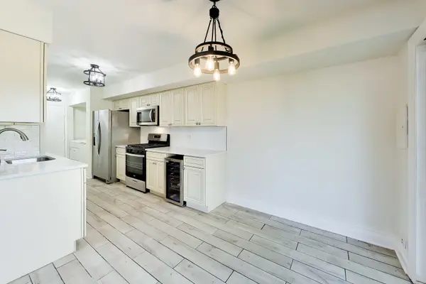 509 East AVE, Streamwood, IL 60107