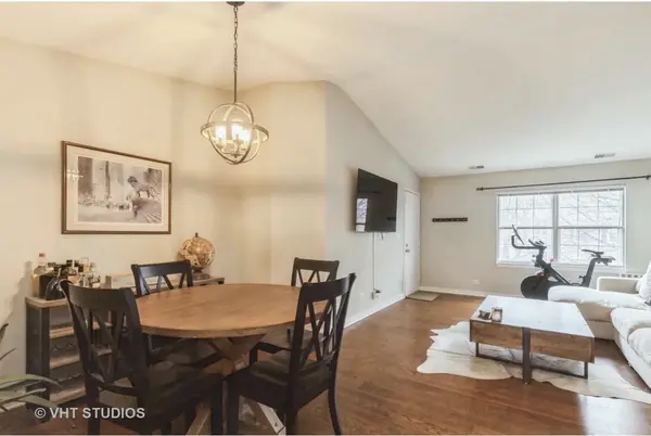 104 E Winchester RD #F, Libertyville, IL 60048