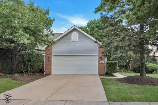 8641 Pearson DR, Darien, IL 60561