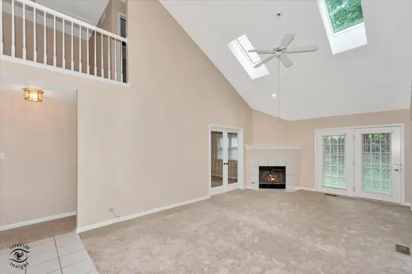 8641 Pearson DR, Darien, IL 60561