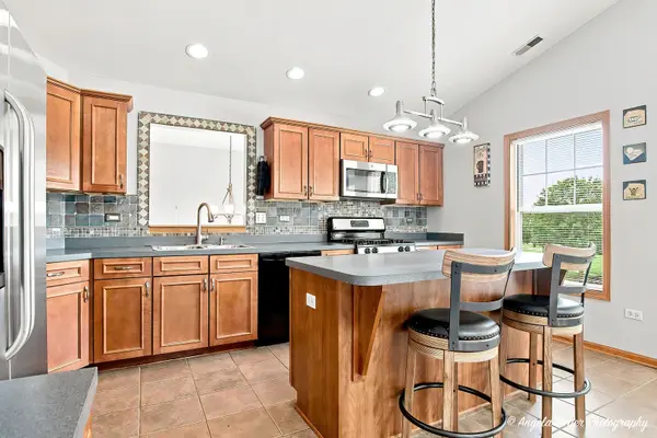 624 Kresswood DR #D, Mchenry, IL 60050