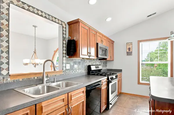 624 Kresswood DR #D, Mchenry, IL 60050