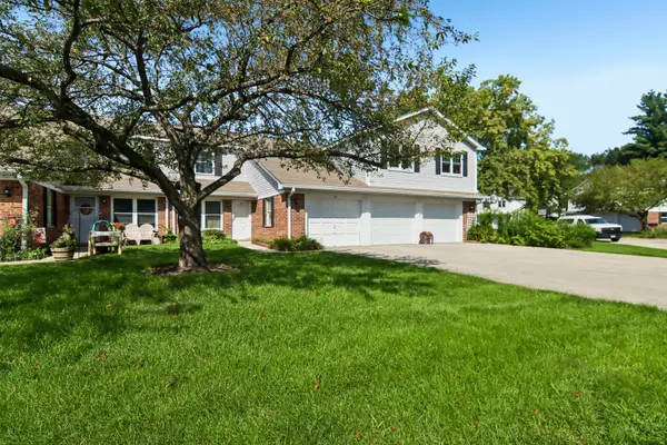 45 Willow CIR, Cary, IL 60013