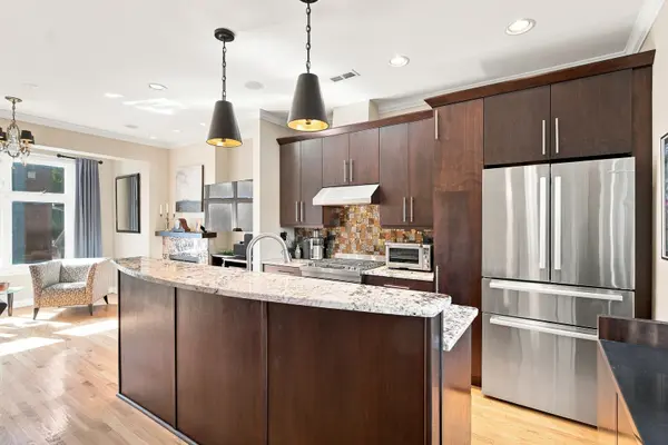 2130 W Irving Park RD #4, Chicago, IL 60618