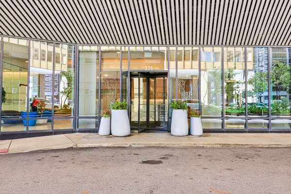 225 N Columbus DR #6103, Chicago, IL 60601