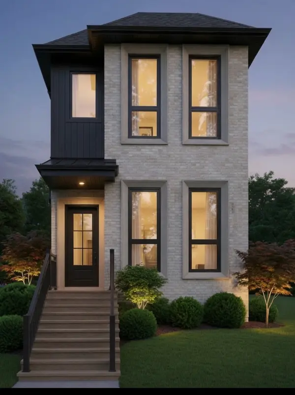 1444 W Barry ST, Chicago, IL 60657
