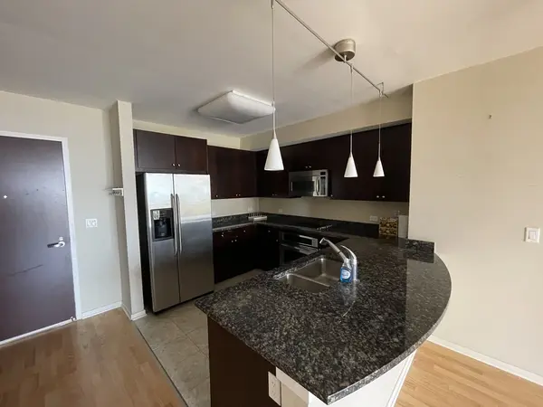 807 DAVIS ST #1410, Evanston, IL 60201