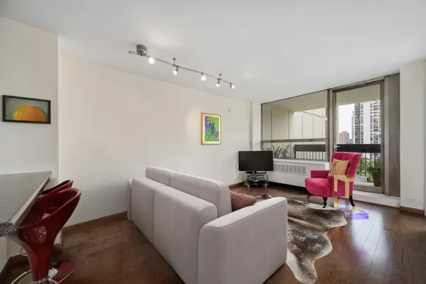 1360 N Sandburg TER #1106C, Chicago, IL 60610