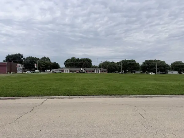 1252 N Convent ST, Bourbonnais, IL 60914