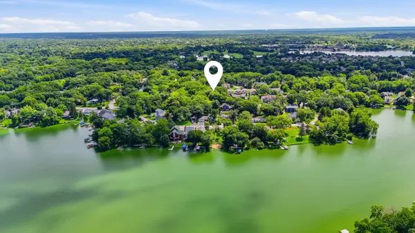 24011 N Valley RD, Lake Zurich, IL 60047
