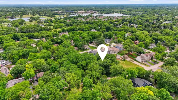 24011 N Valley RD, Lake Zurich, IL 60047