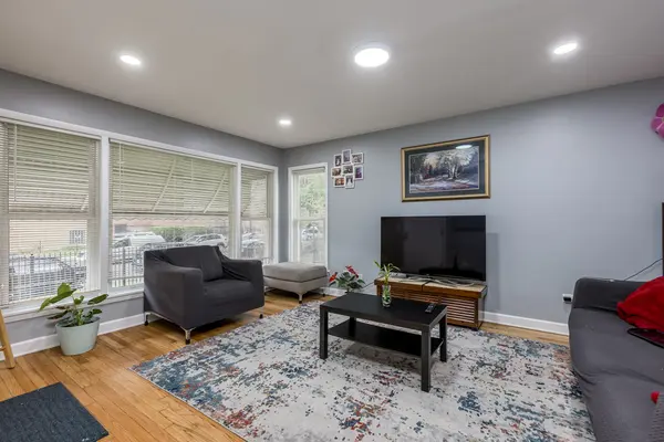 5038 N HARDING AVE, Chicago, IL 60625