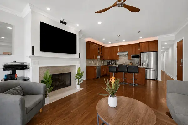 409 W North AVE #2E, Chicago, IL 60610