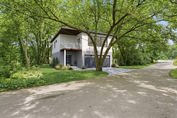 24017 N VALLEY RD, Lake Zurich, IL 60047