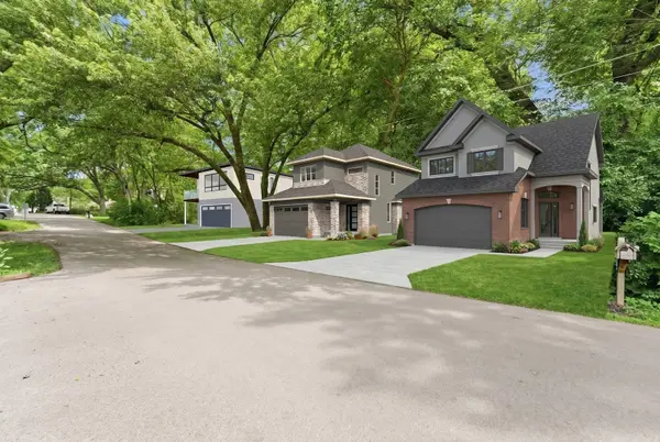 24017 N VALLEY RD, Lake Zurich, IL 60047