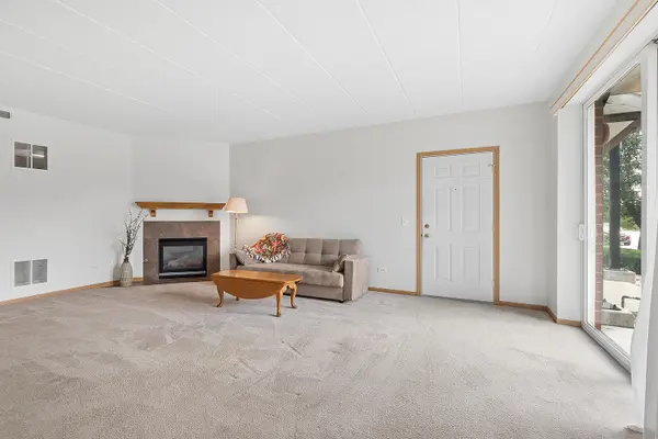 9800 Liberty CIR #1W, Orland Park, IL 60467