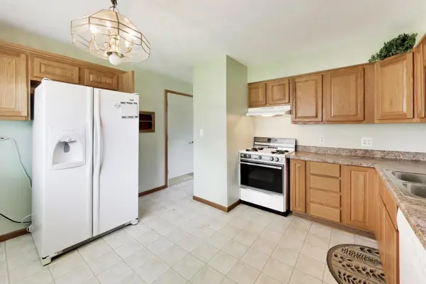 18559 W Karen LN, Gurnee, IL 60031